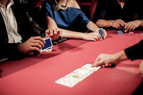 duties and responsibilities of casino dealer|What does a Casino Dealer do .